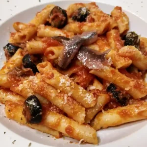MACARRONES CON SALSA DE ANCHOAS